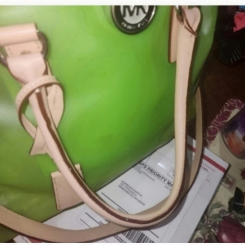 💣💣 Limited RARE HTF VINTAGE MICHAEL KORS NEON GREEN FROSTED JELLY HAMILTON - Picture 6 of 8